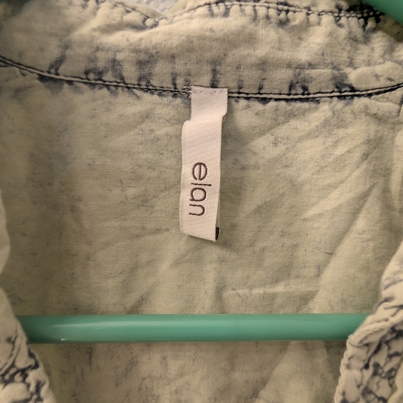 Elan Tie-Dye Shirt in Cream and Blue - Picture 3 of 8